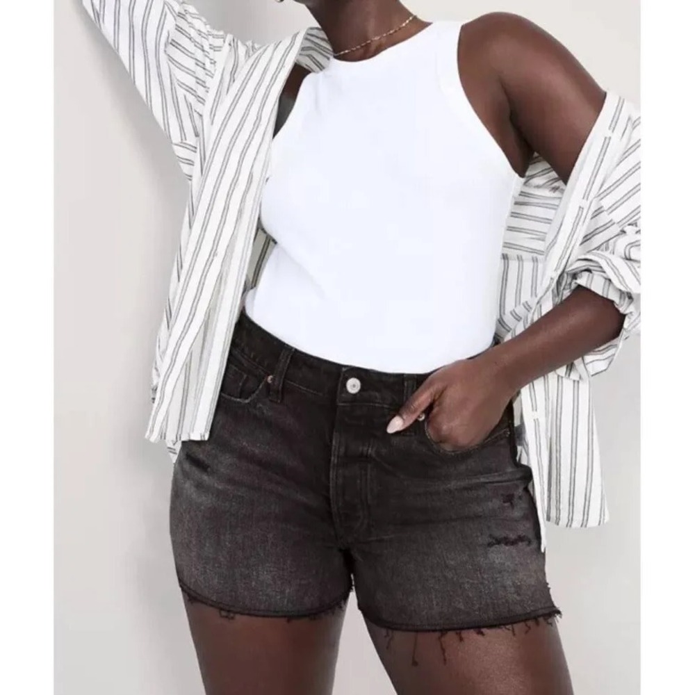 Old Navy Womens O.G. Straight High Rise Distressed Denim Shorts Black Wash 8 NWT